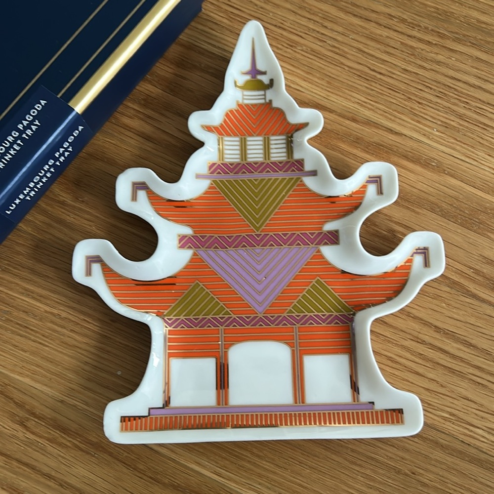 Luxembourg Pagoda Trinket Tray - Picture 2 of 4
